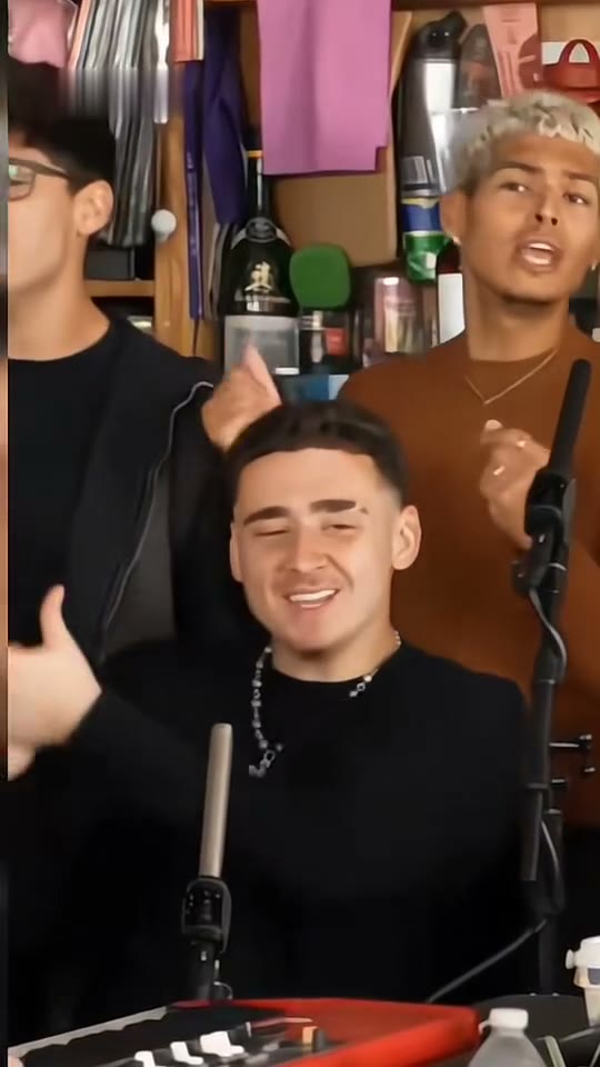 Friends Band, a 14-second Tiny Desk AI template